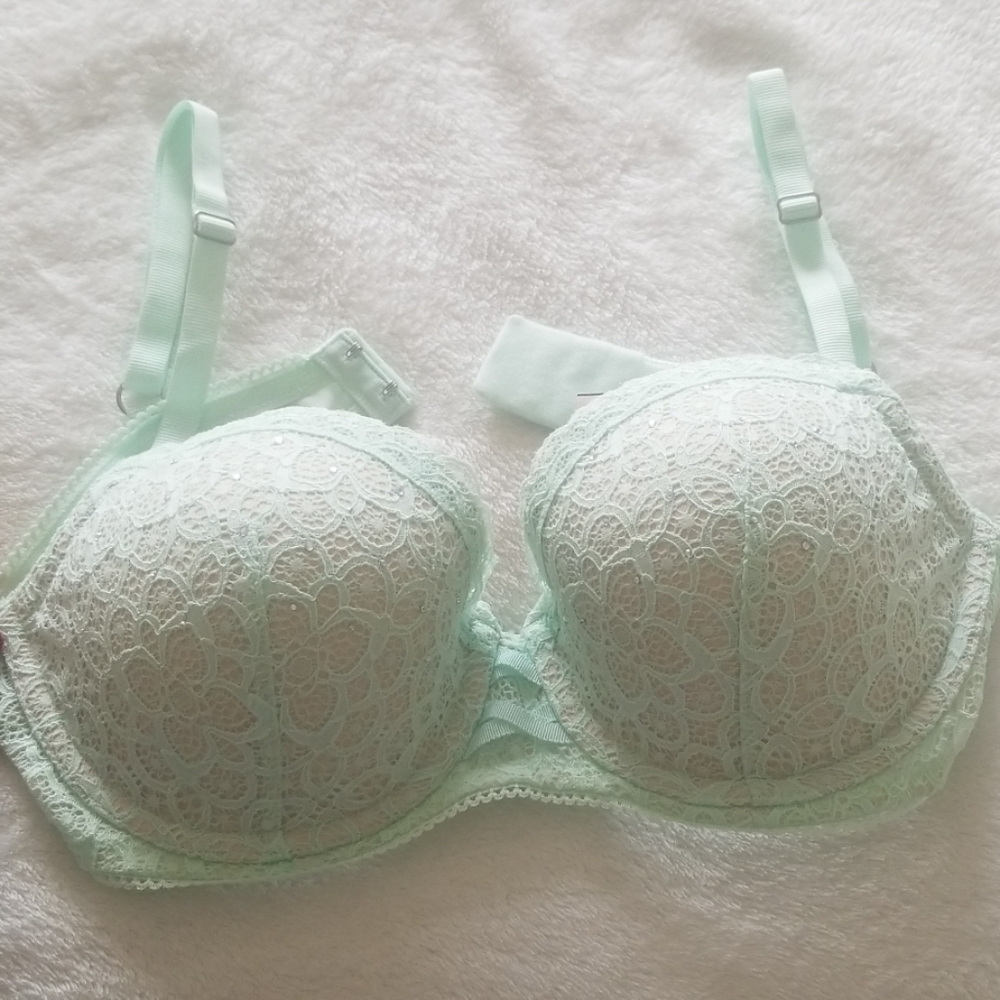 Victoria's Secret Dream Angels Bra NEVER BEEN WORN